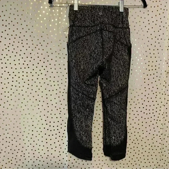 Lululemon Black Capris - Picture 13 of 13